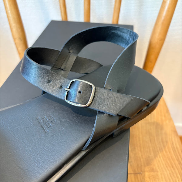 MAURO de BARI made in Italy Side Buckle Leather Sandal
